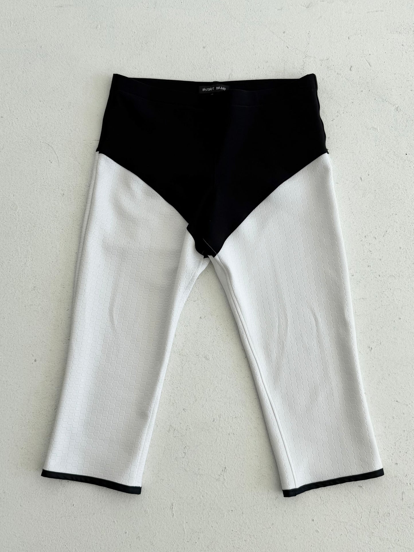 HEXED CAPRI PANT