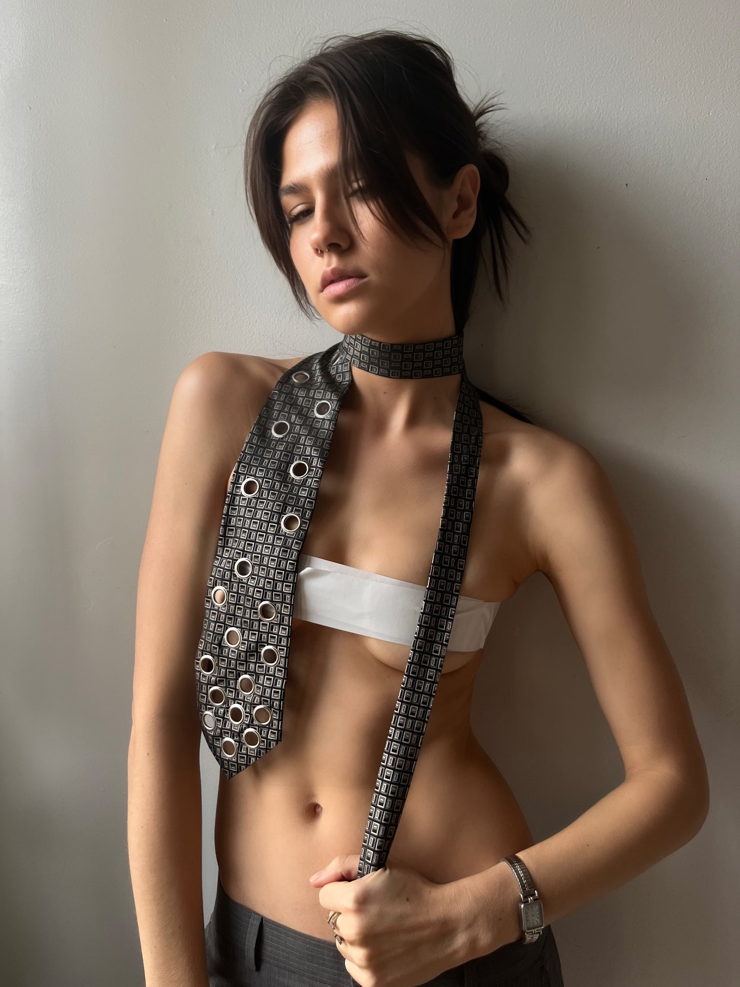 EYELET TIE 3