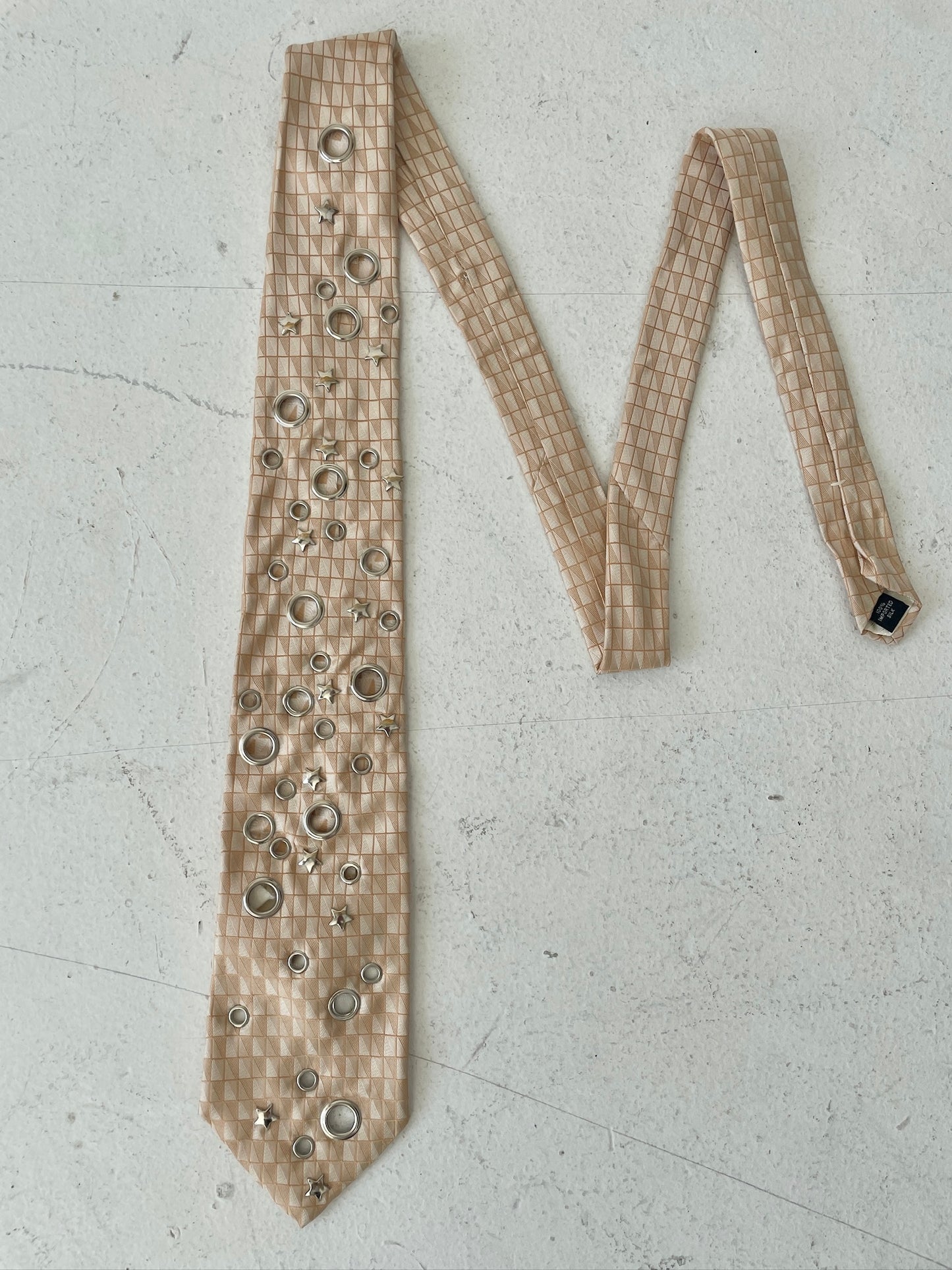 CREAM DREAM EYELET TIE