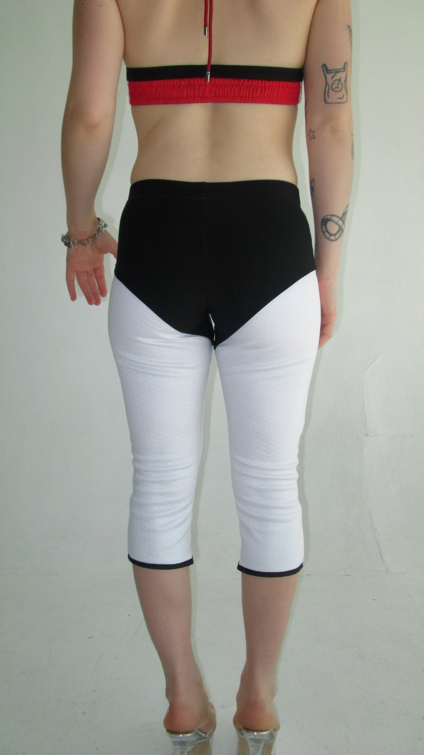 HEXED CAPRI PANT