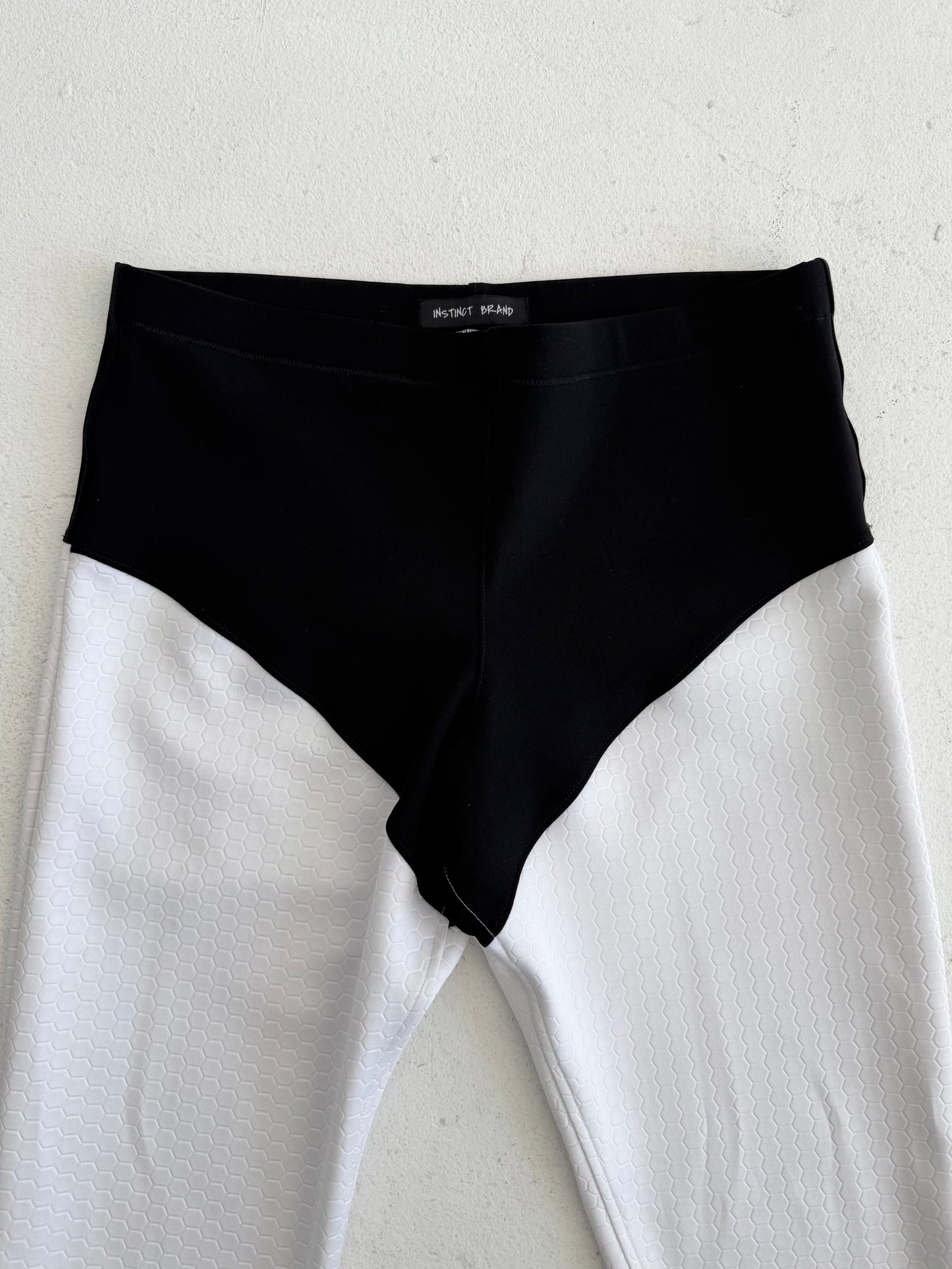 HEXED CAPRI PANT