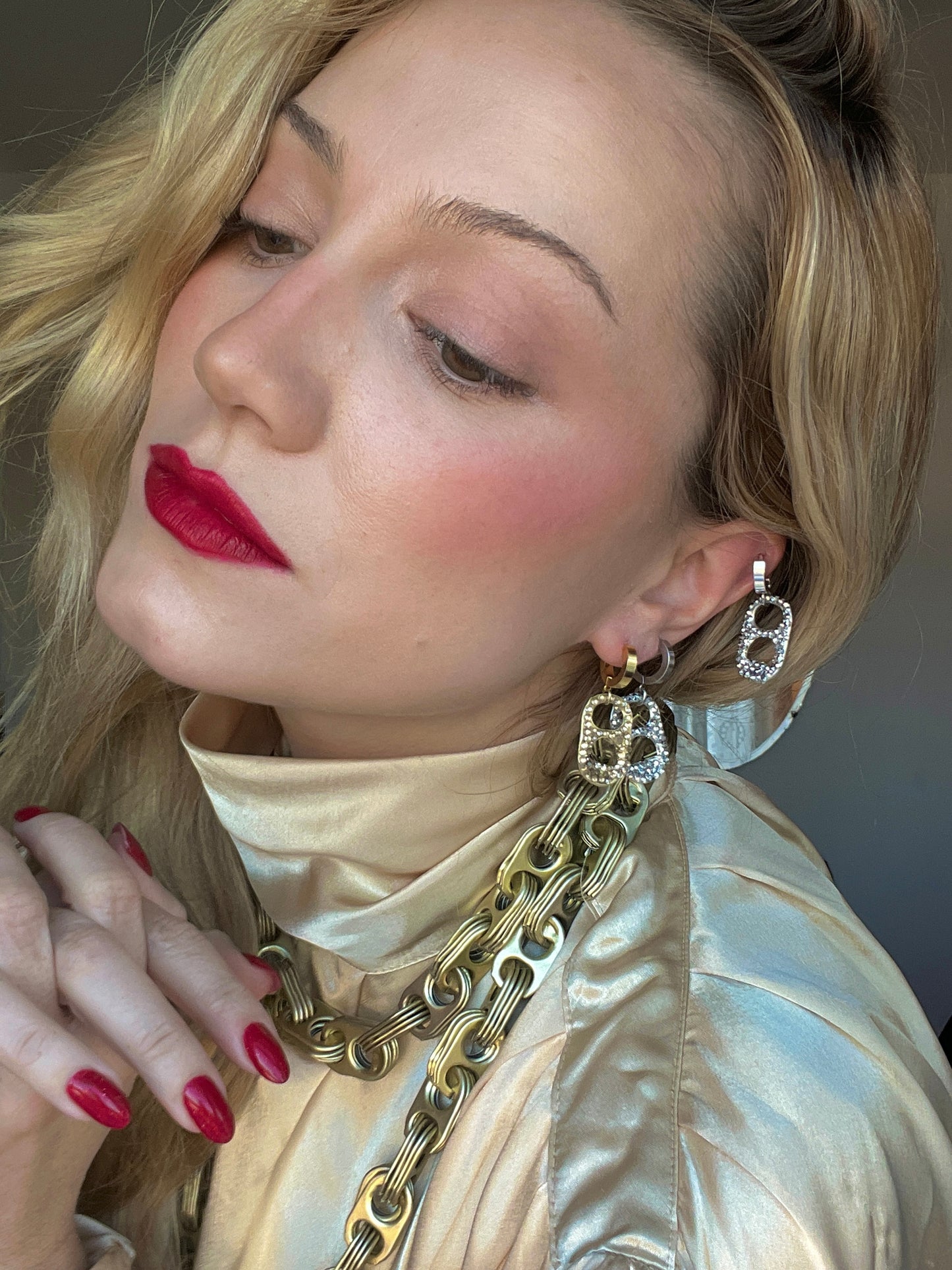 BLINGED TAB EARRINGS GOLD