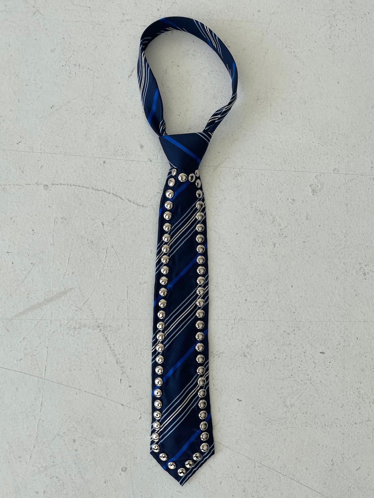 BLUE WORLD STUD TIE