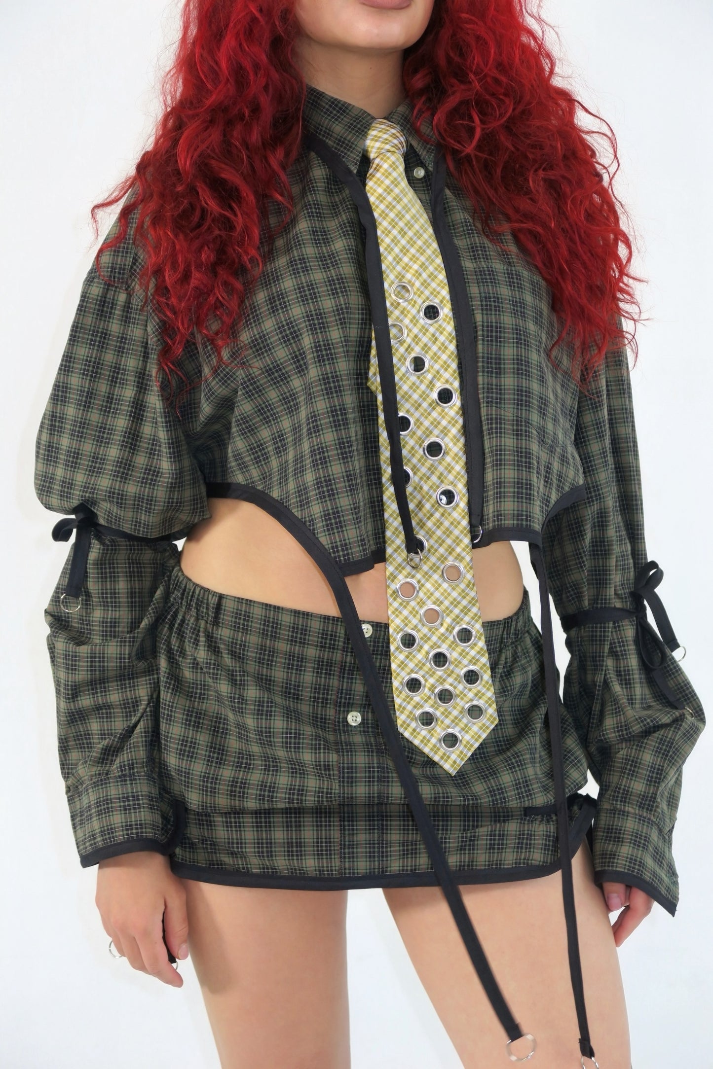 MELLOW YELLOW EYELET TIE