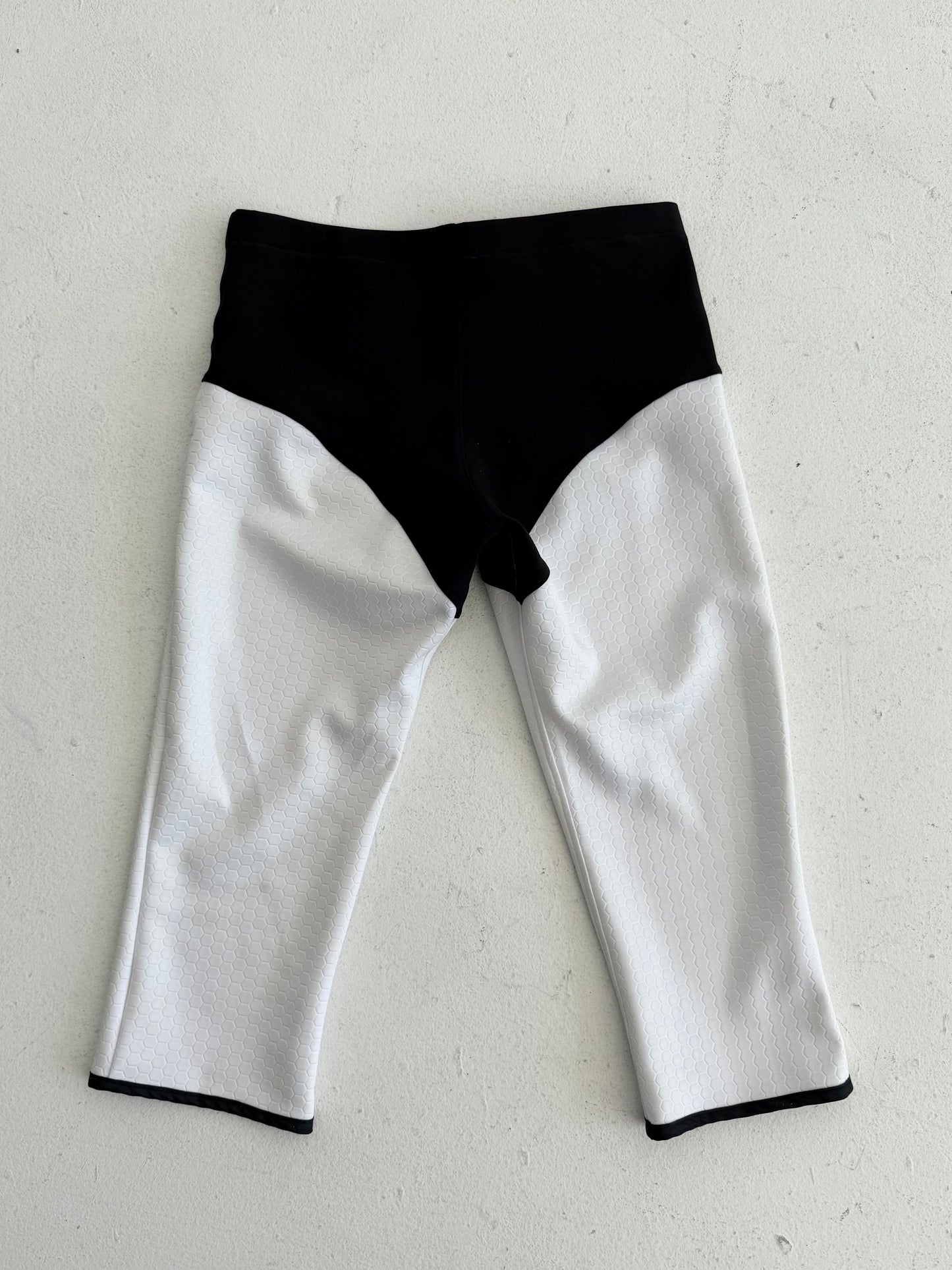 HEXED CAPRI PANT