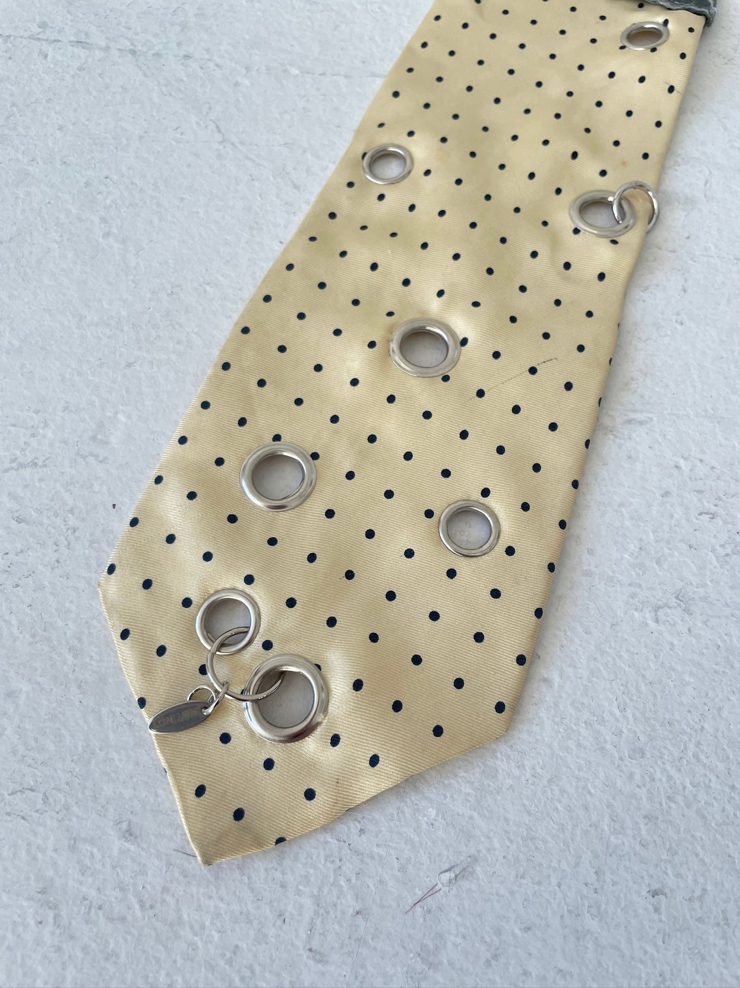 BUTTER ME UP EYELET TIE
