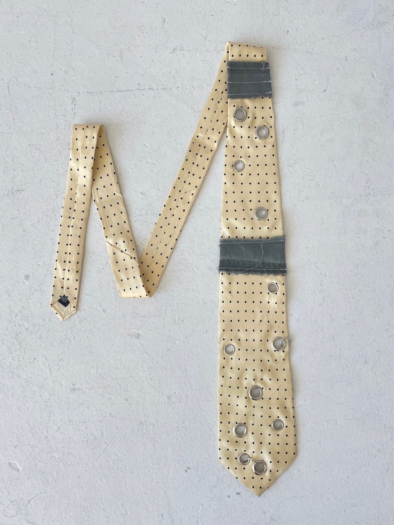 BUTTER ME UP EYELET TIE