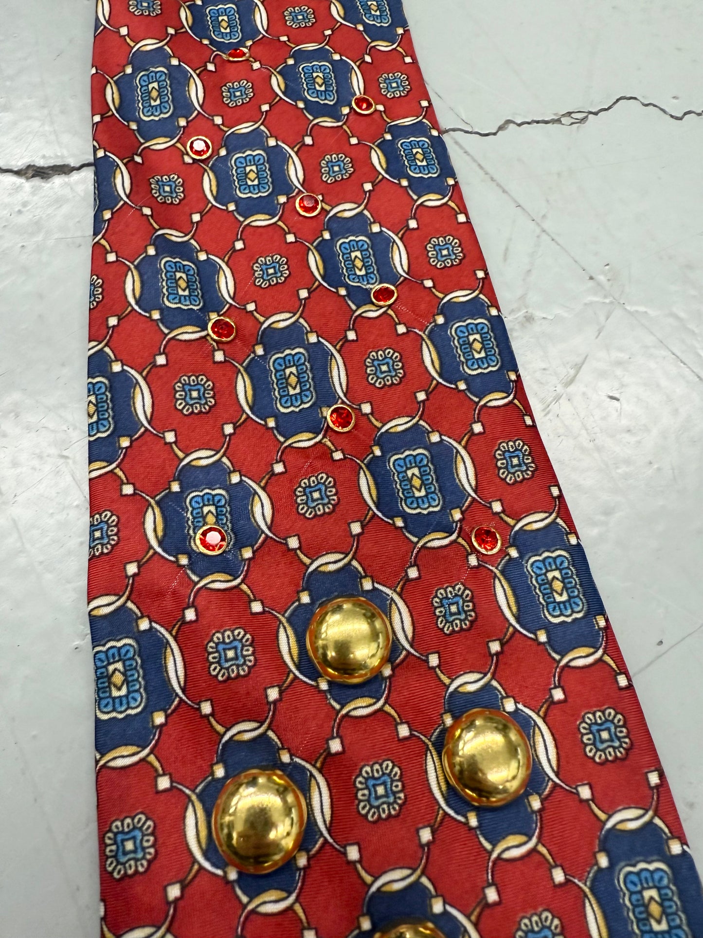 TOTAL STUD TIE